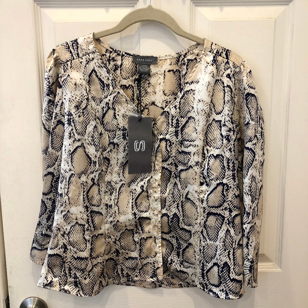 ๐๏ธโจ 3 for $20 Closet Sale โจ๐๏ธ Snakeskin pattern blouse - Picture 2 of 6